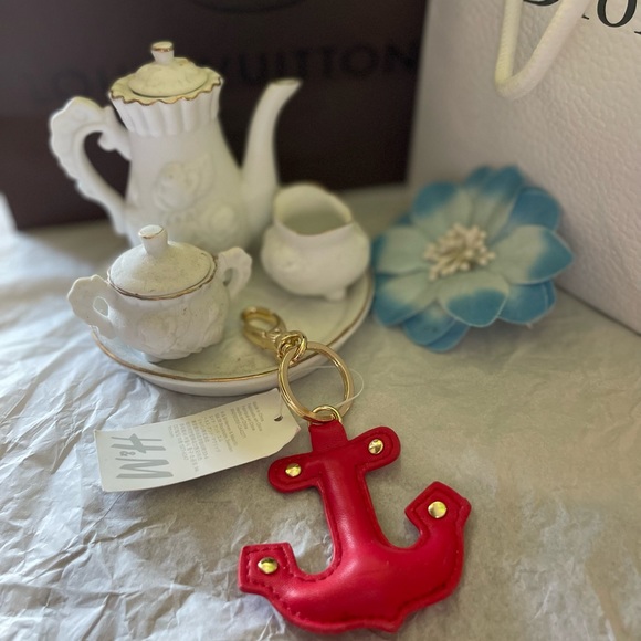 🔥🔥H&M Red Anchor key chain or bag accessory. - Picture 3 of 4